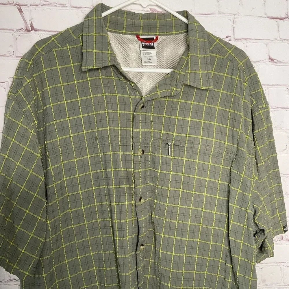 The North Face Men's Green/Yellow Plaid Short Sleeve Button‎ Up Shirt Size L